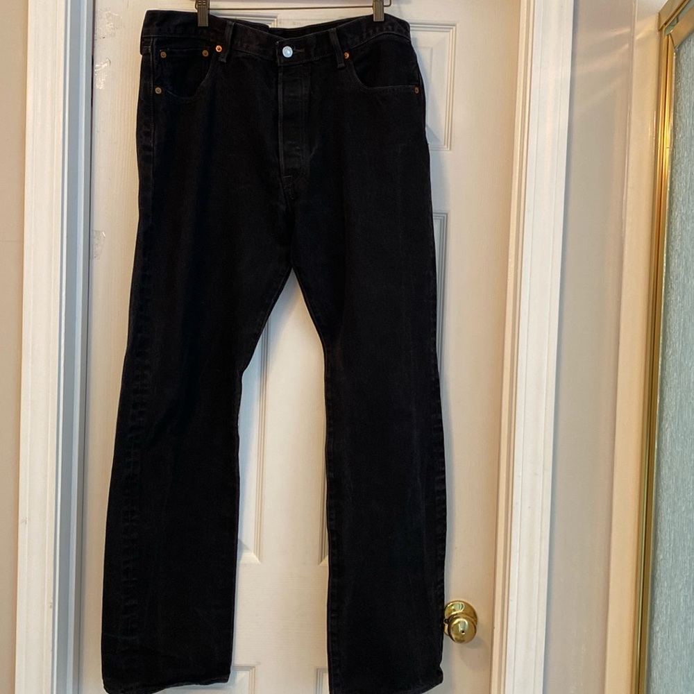 Levi Strauss & Co. Man’s jeans, black, Sz 38/34
